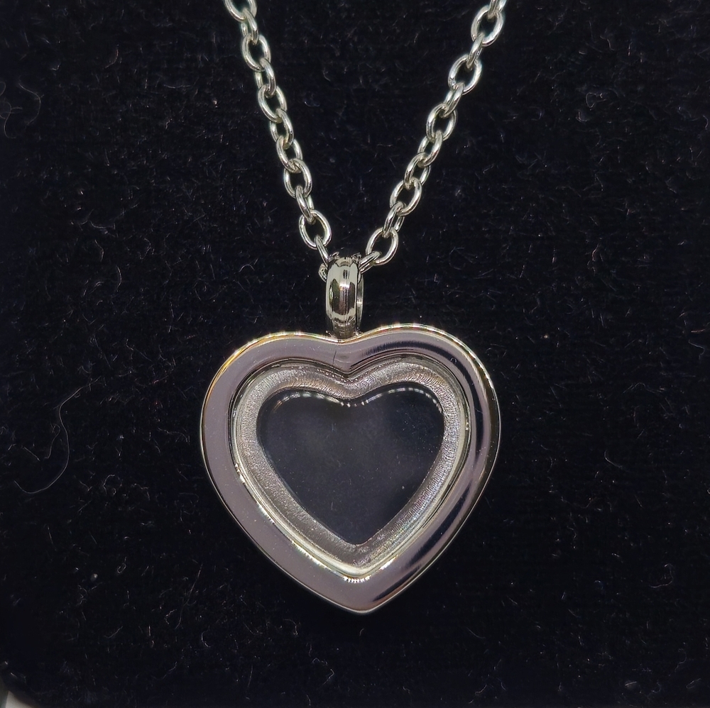 Heart-shaped mini treasure charm For A lock Of Pet Hair Or Ashes